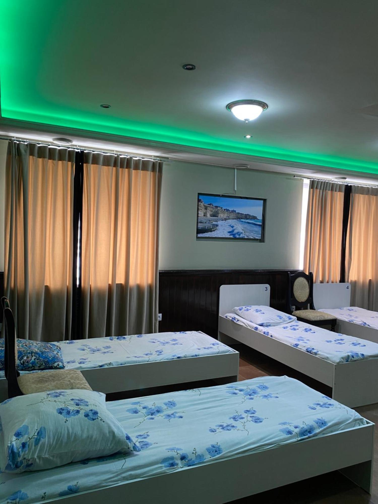 Mang'O Hostel 阿克套 外观 照片